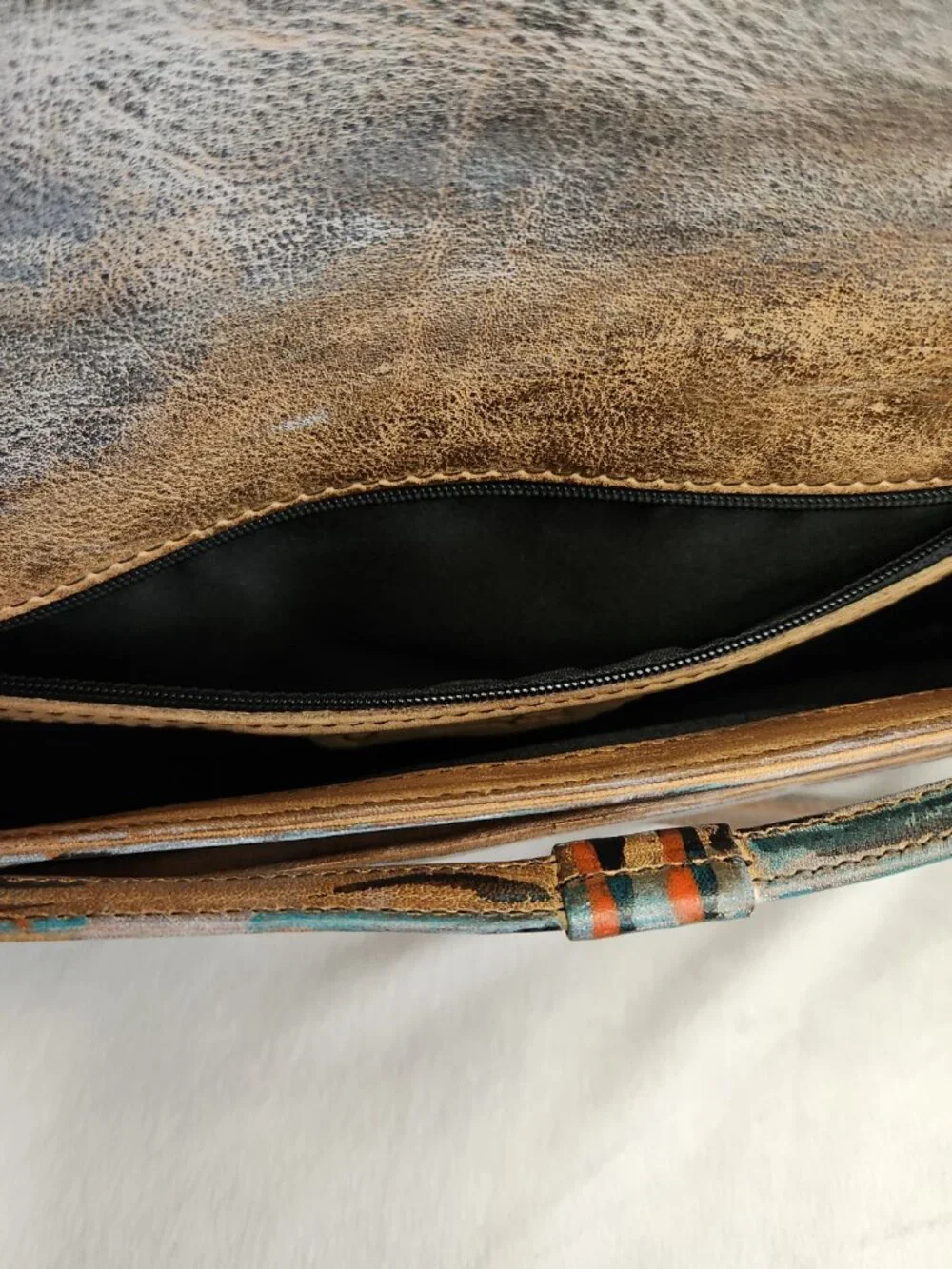 Vintage JANE YOO Leather Wearable Art Signed Shoulder Bag Front Snap Flap Hand P